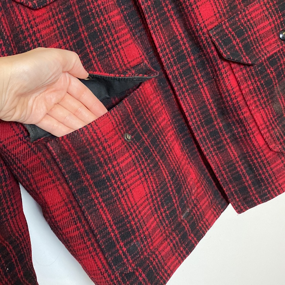 Vintage Woolrich Coat Men 42 Red Black Buffalo Plaid Mackinaw 70s Wool Hunting - Picture 8 of 16